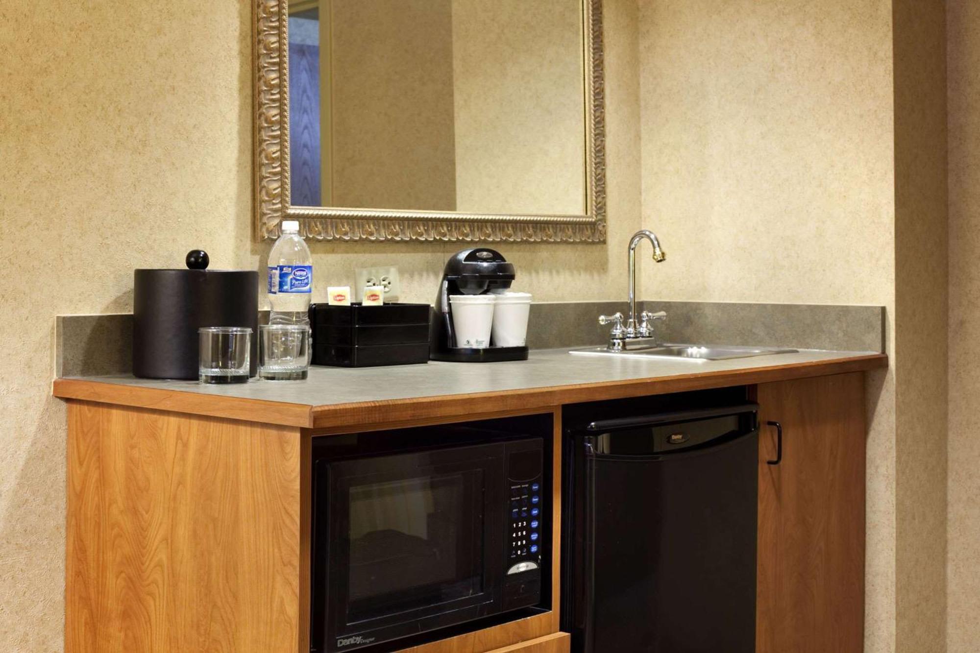 Embassy Suites By Hilton Columbia Greystone Екстер'єр фото